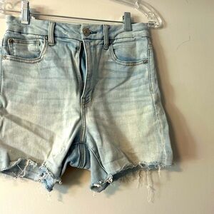 American Eagle High-Rise Distressed Denim Shorts – Size 6